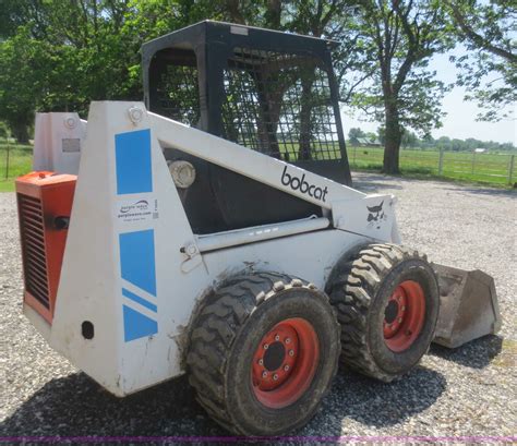 bobcat 825 skid steer specs